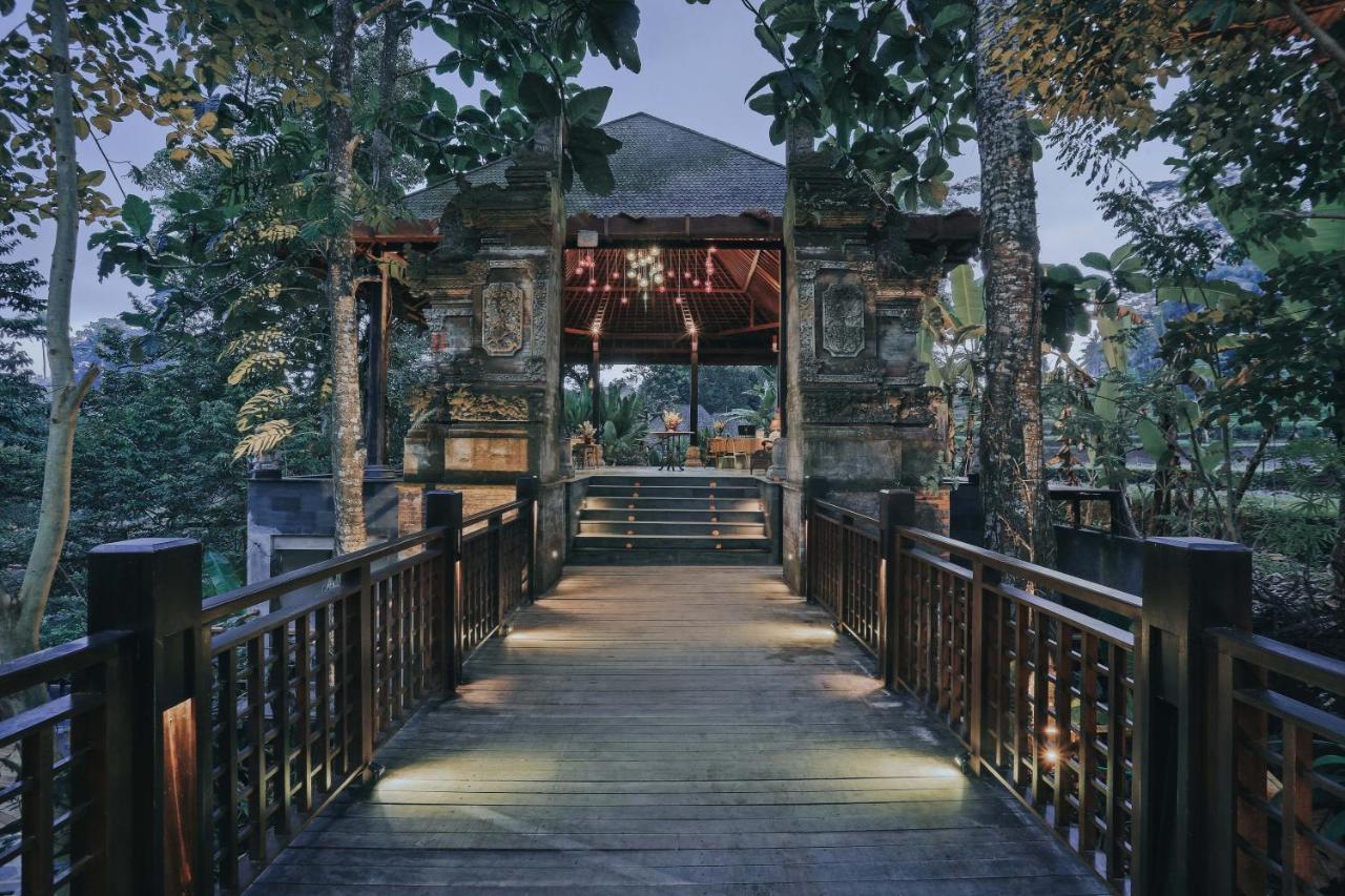 אובוד The Sebali Resort מראה חיצוני תמונה The bridge leading to the restaurant